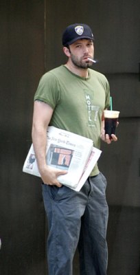 ben.affleck.sad.smoke.1